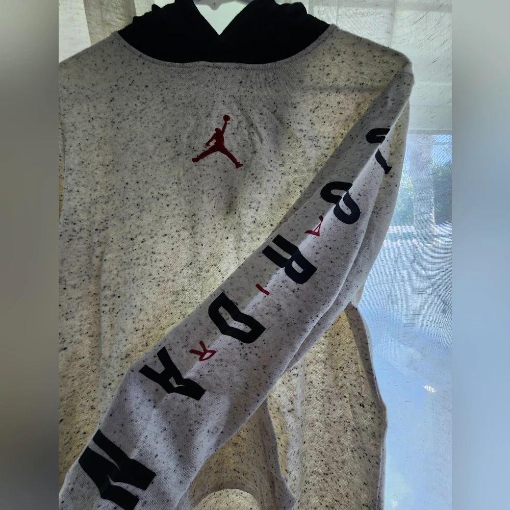Pullover - Picture 2 of 3